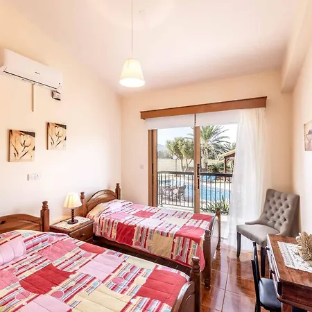 Willa Michaela Latsi