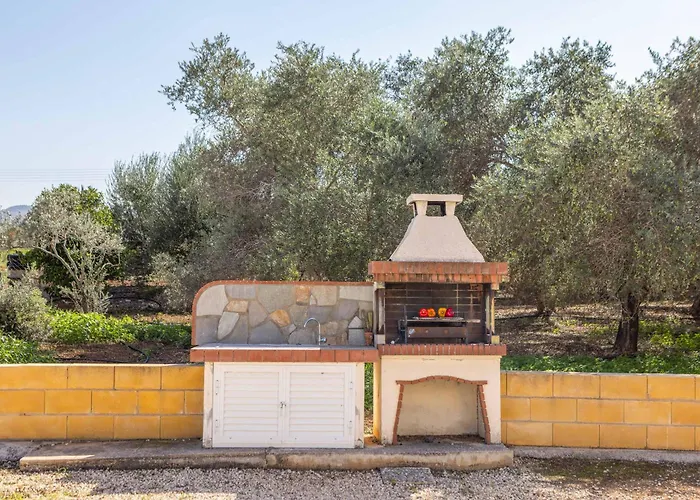 Willa Michaela Latsi